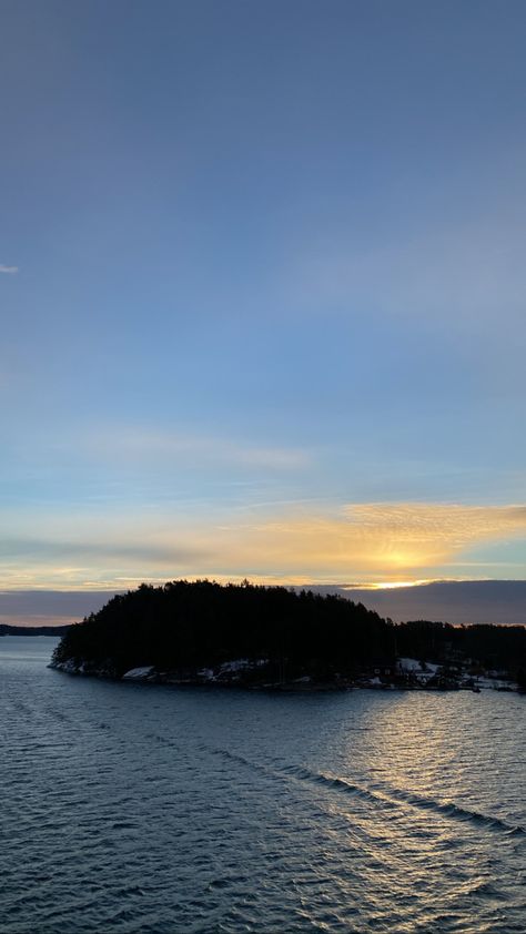 overnight cruise through the baltic sea, this id the 5 am sunrise #travel #travelinspo #cruise #ocean #solotravel #stockholm #helsinki #finland #sweden #aesthetic #sunrise Aesthetic Finland, Baltic Sea Cruise, Finland Scenery, Finland Landscape Photography, Finland Nature Summer, Suomenlinna Helsinki, Baltic Sea, Helsinki, Travel Inspo