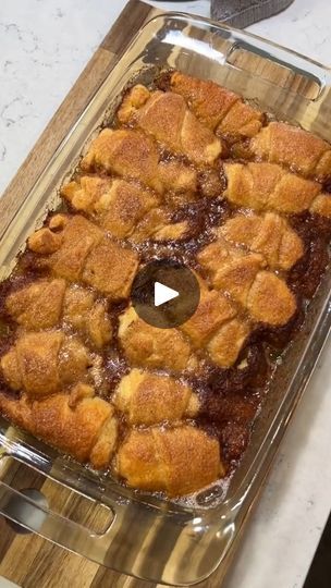 Charles Parks, Easy Apple Dumplings, Easy Holiday Treats, Crescent Recipes, Apple Dumplings, Crescent Roll Recipes, Crescent Dough, Lemon Lime Soda, Lime Soda