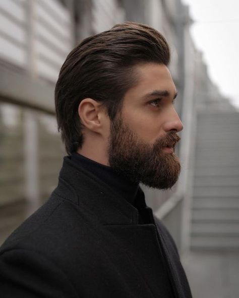 A complete guide to stylish haircuts for thick-haired men 15 ideas - Fall Update 2024 Men's Beard Styles, Medium Beard Styles, Beard Trend, Stylish Beards, Man Lifestyle, Long Beard Styles, Mens Beard Grooming, Beard Styles Short, Thick Beard