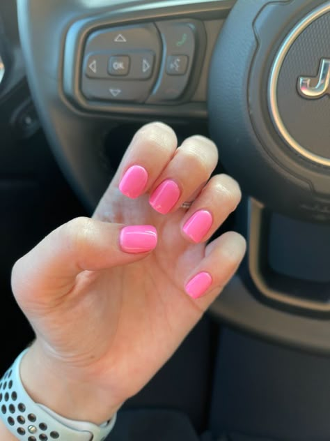 Hot Pink Dip Powder Nails With Design, Pink Dip Powder Nails Short, Bubble Gum Pink Dip Powder Nails, Dip Nails Hot Pink, Bright Pink Dip Nails, Pink Dipping Powder Nails, Dip Powder Colors Summer, Short Pink Dip Nails, Preppy Dip Nails