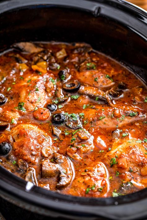 Crockpot Chicken Cacciatore, Slow Cooker Chicken Cacciatore, Italian Chicken Dishes, Vegetables Dinner, Cacciatore Recipes, Chicken Cacciatore Recipe, Chicken Crockpot Recipes Easy, Easy Crockpot Chicken, Chicken Crockpot