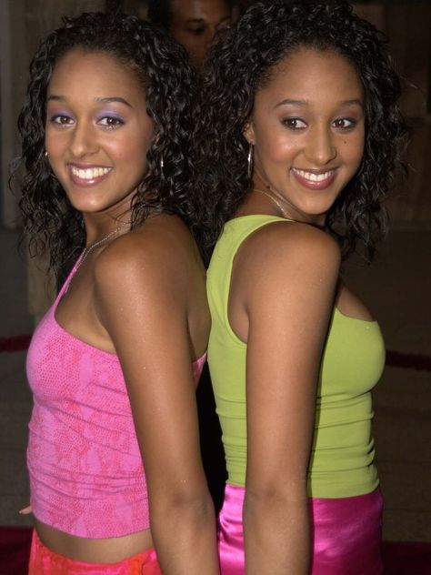 Caribbean Celebrities Tia and Tamera Mowry Tia Tamera 90s, Tia And Tamera Mowry 90s Outfits, Mowry Twins, 2000s Hairstyles Black Women, Beauty Head Shots, Gemini Style, Tia Tamera, Tia And Tamera, Hollywood Glamour Aesthetic