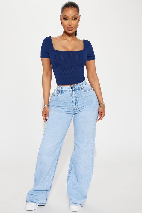 Modern Blouse Designs, Capsule Wardrobe Essentials, Fashion Nova Outfits, Make My Day, Fashion Nova Jeans, Jeans Light, Beautiful Blouses, My Day, White Fashion