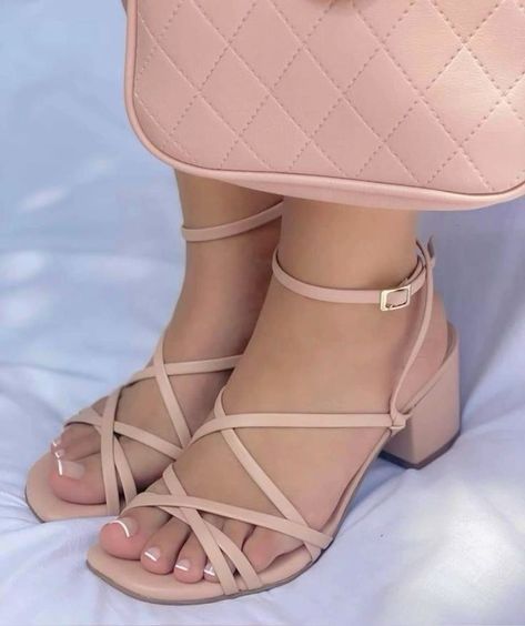 Shoes For Girls Stylish, Elegant Shoes Heels, Fancy Sandals, Sole Sisters, Pretty Sandals, Ladies Footwear, Fashion Shoes Heels, Shoes Heels Classy, Cute Shoes Heels