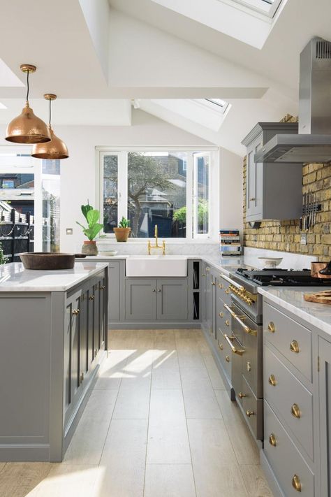 The SW12 Kitchen | deVOL Kitchens Grey Cupboards, Kitchen Diner Extension, Devol Kitchens, Open Plan Kitchen Living Room, Shaker Kitchen, Kitchen Extension, Kitchen Diner, Grey Kitchen, Large Kitchen