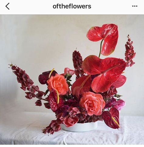 Red Wedding Flowers Bouquet, Wedding Reception Tables Centerpieces, Red Centerpieces, Hotel Flowers, Anthurium Flower, Red Wedding Theme, Red Wedding Flowers, Holiday Arrangement, Faux Flower Arrangements