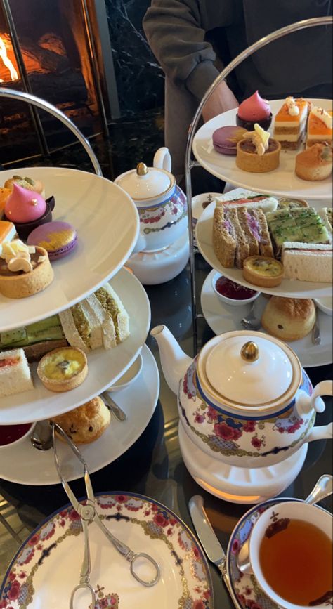 #tea #hotel #fancy #sweet #aesthetic #girlboss #fashion #canada #downtown #hightea #cookies London Hotel Aesthetic, Fancy Hotel Aesthetic, High Tea Aesthetic, Uk Vibes, Canada Downtown, Luxury Restaurant Interior, Fancy Hotel, Sweet Aesthetic, Tea Rooms