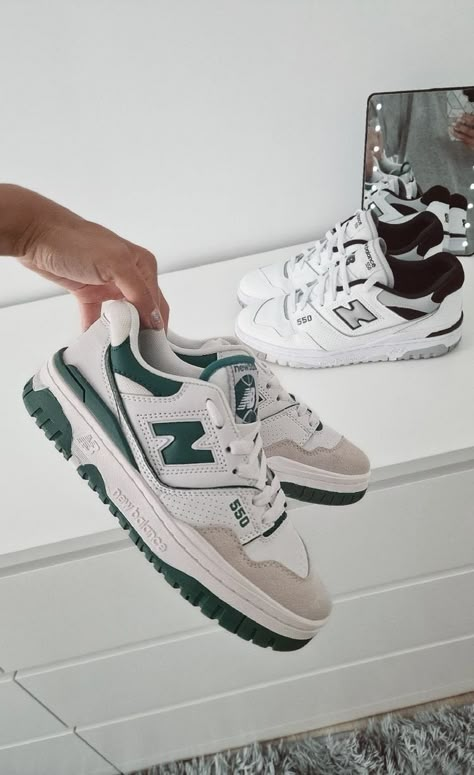 New Balance Shoe, Shoe Aesthetic, Sneaker New Balance, Trendy Shoes Sneakers, Preppy Shoes, Pretty Shoes Sneakers, Cute Nike Shoes, Fresh Shoes, Cute Sneakers