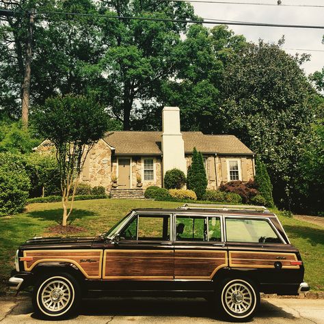 Cocheras Ideas, Wagoneer Jeep, Diy Hobbies, Hobbies Crafts, Classic Jeeps, Grand Wagoneer, Woody Wagon, Jeep Wagoneer, Jeep 4x4