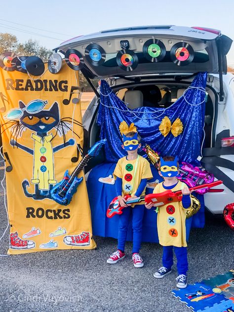 Trunk Or Treat Ideas For Cars Teacher, Kindergarten Trunk Or Treat, Vw Beetle Trunk Or Treat, Trunk Or Treat Pete The Cat, Trunk Or Treat School Ideas, Trunk Or Treat Elementary School, Trunk Or Treat Storybook Theme, Trunk Or Treat Preschool Ideas, Music Trunk Or Treat