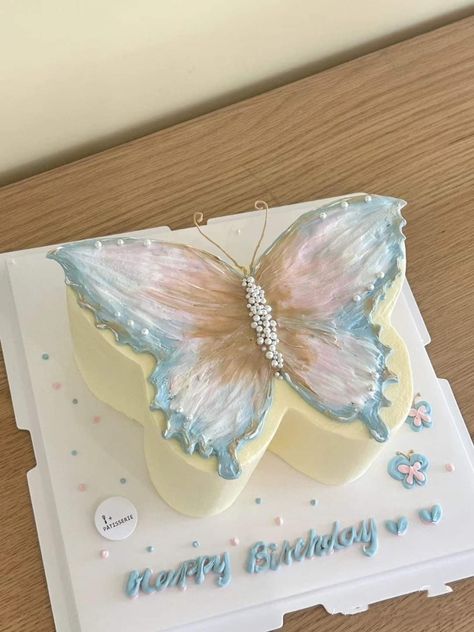 Butterfly Birthday Cakes, Vintage Birthday Cakes, Elegant Birthday Cakes, Butterfly Cake, Simple Cake Designs, Funny Birthday Cakes, Mini Cakes Birthday, Cake Decorating Ideas, Creative Birthday Cakes