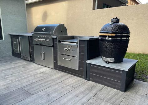 Kamado Joe Outdoor Kitchen: 4 Key Considerations & The Best Options To Make It Happen Komodo Grill Outdoor Kitchen, Kamado Grill Outdoor Kitchens, Kamado Joe Outdoor Kitchen, Grill Station Ideas Backyards, Outdoor Kitchen With Smoker, Outdoor Kitchen Kamado, Outdoor Kitchen Diy, Outdoor Grill Island, Outdoor Kitchen Kits