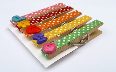 Clothespin Magnets, Clothespin Art, Making Flowers, Ribbon Craft, Clothes Pegs, Magnet Crafts, Clothes Pin Crafts, Cadeau Diy, Craft Show Ideas