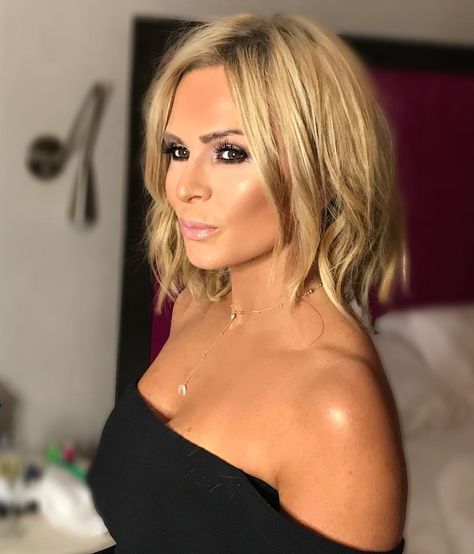 How to Achieve Tamra Judge's Fierce and Fabulous New Look! | The Real Housewives of Orange County Blog Tamara Judge, Benefit Hoola Bronzer, Tamra Judge, Blow Hair, Beachy Hair, Shoulder Length Bob, Bravo Tv, Makeup Forever, Hair Envy