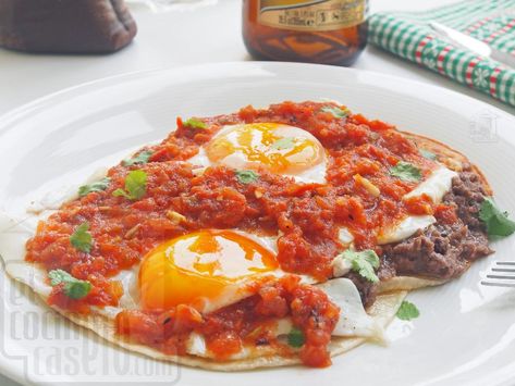 Ranchero Sauce, Salsa Ranchera, Huevos Rancheros Recipe, Frijoles Refritos, Mexican Breakfast Recipes, Huevos Fritos, About World, Mexican Dishes, Mexican Food