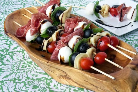 Antipasto Skewers Antipasto Skewers, Skewer Recipes, Outdoor Concert, Picnic Food, Snacks Für Party, Picnic Foods, Tortellini, Appetizers For Party, Skewers