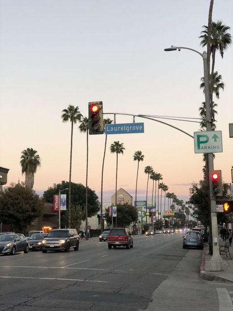 California Photo Ideas, Travel Aesthetic Passport, California Bachelorette Party, Aesthetic Passport, California Bachelorette, Airplane Aesthetic, Ventura Boulevard, Oc California, California Attractions