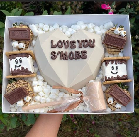 Chocolate Covered Business, Smash Hearts Ideas, Chocolate Heart Box Ideas, Valentine Treat Boxes Ideas Sweets, Chocolate Dipped Treat Boxes, Chocolate Heart Mold, Valentine Breakable Heart Ideas, Chocolate Strawberry Box Ideas, Heart Chocolate Mold Ideas