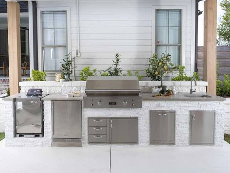 Kitchen Cost, Kitchen Design Gallery, Outdoor Kitchen Plans, Outdoor Bbq Kitchen, Backyard Kitchen, Outdoor Kitchen Patio, Bbq Kitchen, Kitchen Designs Layout, Outdoor Living Room