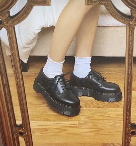 Platform Oxfords Outfit Aesthetic, Dr Martens Low Platform, Low Dr Martens, Low Top Doc Martens, Platform Oxfords Outfit, Low Top Doc Martens Outfit, Oxfords Outfit, Oxford Platform Shoes, Doc Martens Outfit