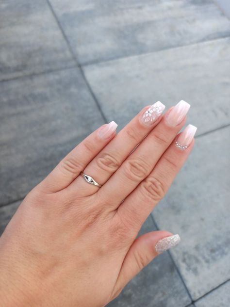 Nail Art Designs For Engagement Bride, Ombre Wedding Nails, Nikkah Ideas, Bridal Nails Designs, Engagement Nails, Chic Nail Art, Nails Wedding, Wedding Nails For Bride, French Nail Art