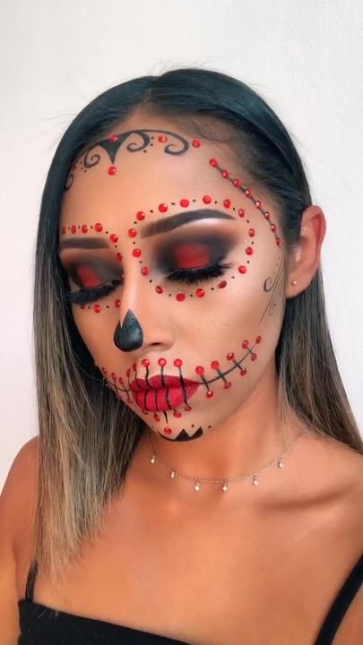 Catrina Makeup, Makeup Tiktok, Dead Makeup, Rhinestone Makeup, Face Painting Easy, Painting Easy, Concert Fits, Easy Day, Cute Costumes