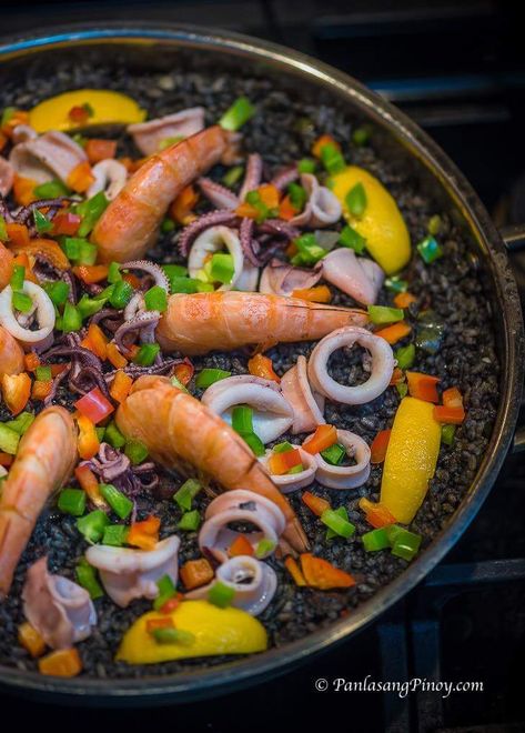 Paella Negra Recipe, Filipino Paella Recipe, Pan Fried Shrimp, Filipino Recipe, Filipino Foods, Seafood Paella, Paella Recipe, How To Peel Tomatoes, Spanish Cuisine