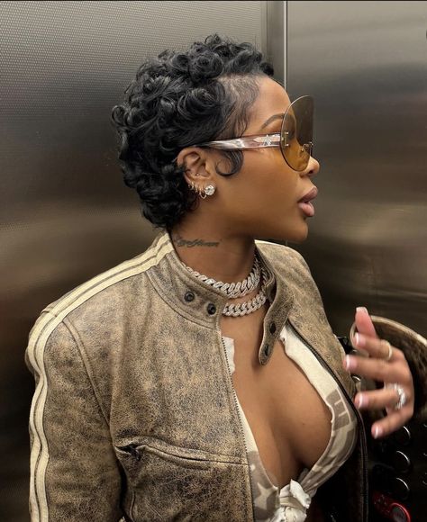 Finger Waves Short Hair, Short Natural Curly Hair, Jayda Wayda, Meagan Good, Natural Hair Short Cuts, Short Hair Black, Short Hair Pixie Cuts, Short Sassy Hair, Curly Pixie