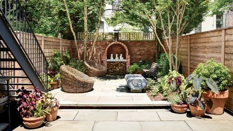 Turn your yard into the relaxation and entertaining hub you’ve always wanted it to be Brooklyn Backyard, Large Outdoor Planters, Relaxing Backyard, Modern Outdoor Spaces, Brooklyn Brownstone, Garden Ideas Cheap, Recycled Garden, Backyard Makeover, Backyard Projects