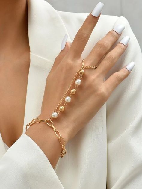 Faux Pearl Decor Mittens Bracelet Finger Bracelets, Bracelet Size Chart, The Bangles, Hand Bracelet, Band Jewelry, Bead Charm Bracelet, Vintage Pearls, Finger Ring, Pearl Chain