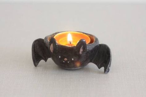 Candle Bowl, Halloween Clay, Ceramic Candle Holders, Bowl Candle, Clay Art Projects, Ceramic Candle, Tealight Holder, Diy Clay Crafts, White Clay