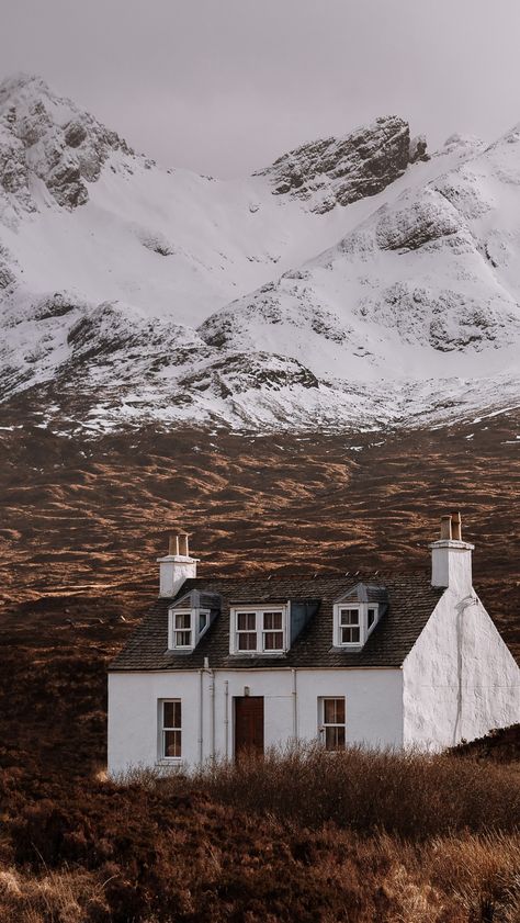 Scotland In Winter Photography, Scottish Winter Aesthetic, Isle Of Skye Winter, Scotland In January, Scotland Winter Aesthetic, Scotland Aesthetic Wallpaper, Snowy Scotland, Mystic Paintings, Scottish Highlands Winter