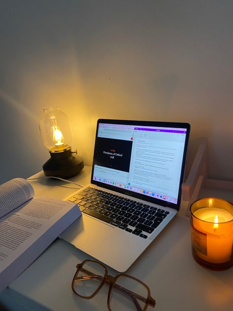 #study #macbook #girly #lawschool Macbook Studying, Study Macbook, Macbook Study, Romanticising Study, Study Asthetic, 2024 Lifestyle, 2024 Moodboard, 2024 Inspiration, Psychology Student