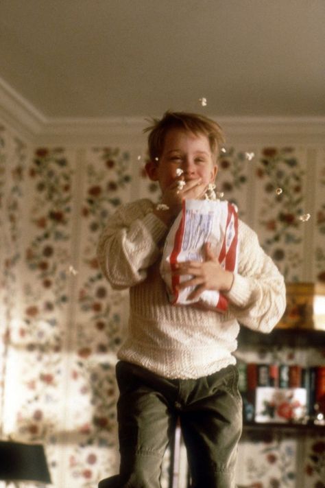 Merry Chrysler, Home Alone 1990, Home Alone Movie, Kevin Mccallister, Home Alone Christmas, Christmas Films, Macaulay Culkin, 2000s Nostalgia, I Love Cinema