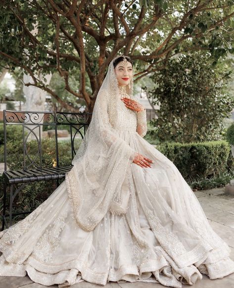 Muslim Wedding Dresses Indian, Faiza Saqlain Bridal, Bridal Pictures Pakistani, Off White Walima Dress, Pakistani Bridal Shoot, Nikkah Board, Valima Bridal Dress Pakistan White, White Indian Wedding Dress, Lilac Pakistani Bridal