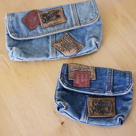 Upcycling Denim Pockets, Denim Bag With Patches, Jean Pouch, Diy Denim Wallet, Upcycled Wallet, Sew Denim, Jean Wallet, Cloth Wallet, Wallet Ideas