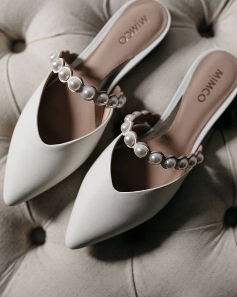 Footwear Heels, Karen Willis Holmes, Bridal Flats, Cute Shoes Heels, Trainers Shoes, Trainer Heels, Heels Boots, Shoes Pumps, Beautiful Bride