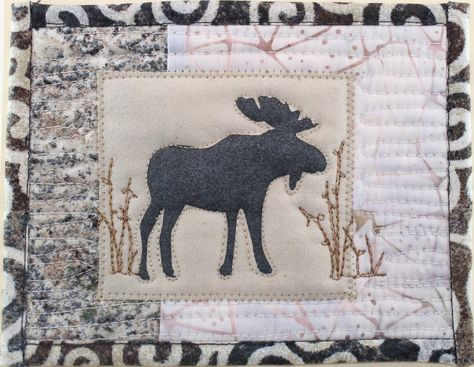 Picture Woodland Quilts, Quilt Postcards, Moose Quilt, Quilted Postcards, Quilted Cards, Wildlife Quilts, Postcard Ideas, Moose Mug, Fabric Postcards