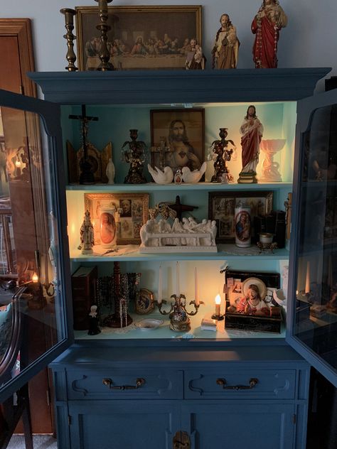 Large family shrine in hutch. Catholic home altar idea Home Shrine Ideas, Shrines And Altars Ideas, Family Altar, Home Altar Catholic, Sacred Space Altar, Catholic Altar, Altar Design, Shrines Art, Prayer Corner