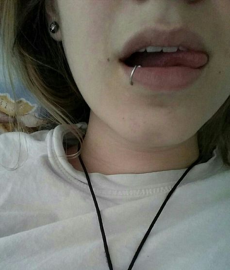 Side lip piercing Side Lip Piercing, Middle Lip Piercing, Different Lip Piercings, Lower Lip Piercing, Lip Piercing Labret, Spiderbite Piercings, Piercing Girl, Piercing Bouche, Lip Piercing Ring