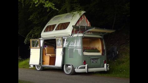 VW Old Vw Bus, Old School Volkswagen Van, Volkswagen Camper Van Vintage, Vw Kampeerwagens, Truck Bedroom, Kombi Trailer, Vw Minibus, 1974 Vw Bus Interior, Rambling Roses