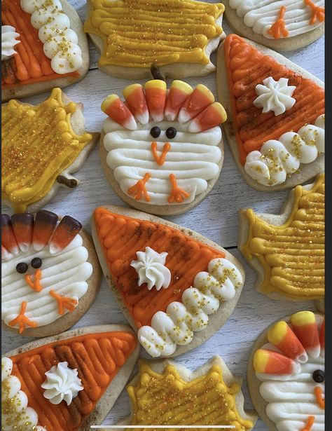 Turkey Cutout Cookies, Grinch Buttercream Cookies, Thanksgiving Sugar Cookies Decorated Buttercream, Thanksgiving Sugar Cookies Buttercream, Thanksgiving Cookies Buttercream, Fall Sugar Cookies Decorated Buttercream, Candy Corn Cookies Decorated, Thanksgiving Buttercream Cookies, Thanksgiving Sugar Cookies