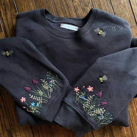 Art by AubreeRen | Some closeups of my latest wildflower sleeve sweatshirt with bees! I used a metallic thread for the wings and love how it turned out. •🪡 … | Instagram Wildflower Sleeve, Embroidered Sweatshirt Diy, Embroidery Plants, Sweater Embroidery, Clothes Embroidery Diy, Fancy Shirt, Diy Embroidery Designs, Diy Clothes And Shoes, Embroidery Tshirt