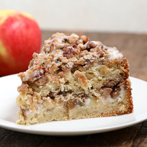 Apple Crumble Cake With Cream Cheese, Easy Apple Pie Filling Coffee Cake, Apple Coffee Cake With Cream Cheese, Apple Cinnamon Cream Cheese Coffee Cake, Apple Cake With Apple Pie Filling, Apple Walnut Coffee Cake, Cream Cheese Apple Cake, Apple Cinnamon Cake Recipe, Sour Cream Apple Coffee Cake