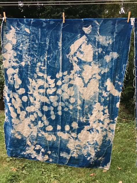 Cyanotype Process, Fabric Dyeing Techniques, Sun Prints, Natural Dye Fabric, Eco Dyeing, Vintage Handkerchiefs, Eco Printing, Antique Linens, Dyeing Techniques