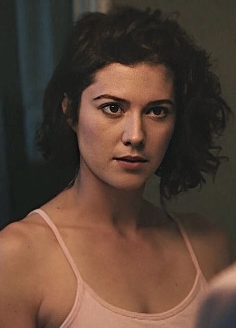 Mary Elizabeth Winstead Huntress, Mary Elizabeth Winstead Kate, Mary Winstead, Helena Wayne, Avengers Fanfic, Jack And Elizabeth, Ramona Flowers, Beautiful Brown Eyes, Mary Elizabeth Winstead