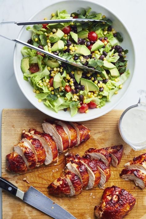 barbecue chicken salad recipe Chicken Salad Pioneer Woman, Barbecue Chicken Salad, Filling Salad Recipes, Recipes Bbq, Bbq Chicken Salad, Layered Salad, Pioneer Woman Recipes, Watermelon Salad, Barbecue Chicken