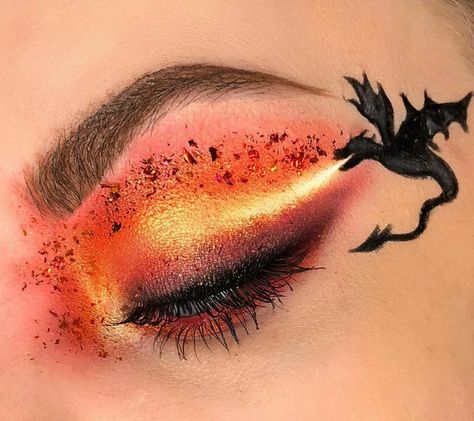 Fire Makeup Eye, Halloween Eye Looks, Maquillage Halloween Simple, Fantasy Make-up, Halloween Make-up Looks, Make Up Designs, Creepy Halloween Makeup, Halloween Eye Makeup, Linda Hallberg