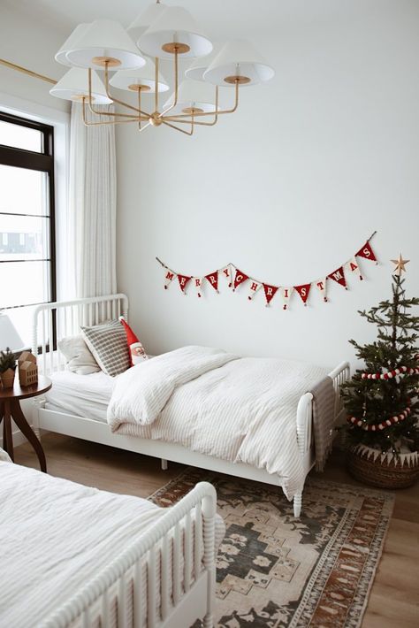 Christmas Trees in the Kids' Rooms - Chelsey Freng Kid Christmas Bedroom, Christmas Decor Nursery, Christmas Bedding Decor Ideas, Kids Christmas Room Decorations, Toddler Christmas Bedroom, Toddler Room Christmas Decor, Kids Christmas Room Decor, Christmas Decorations Kids Room, Christmas Decor Kids Room