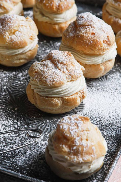 Creme Recipe, Cream Puff Filling, Puffed Pastry, French Sweets, Puff Dessert, Chewy Sugar Cookie Recipe, Classic French Desserts, French Dessert Recipes, Cream Puff Recipe